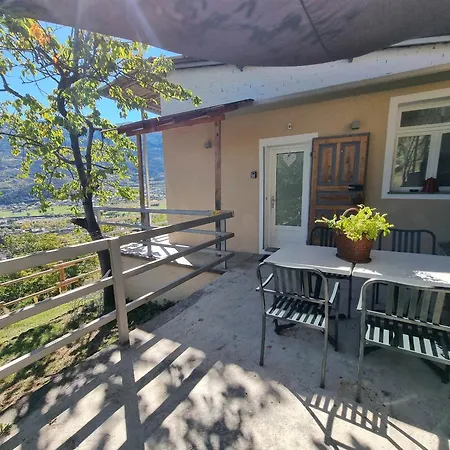 Casa Le Vignole - *